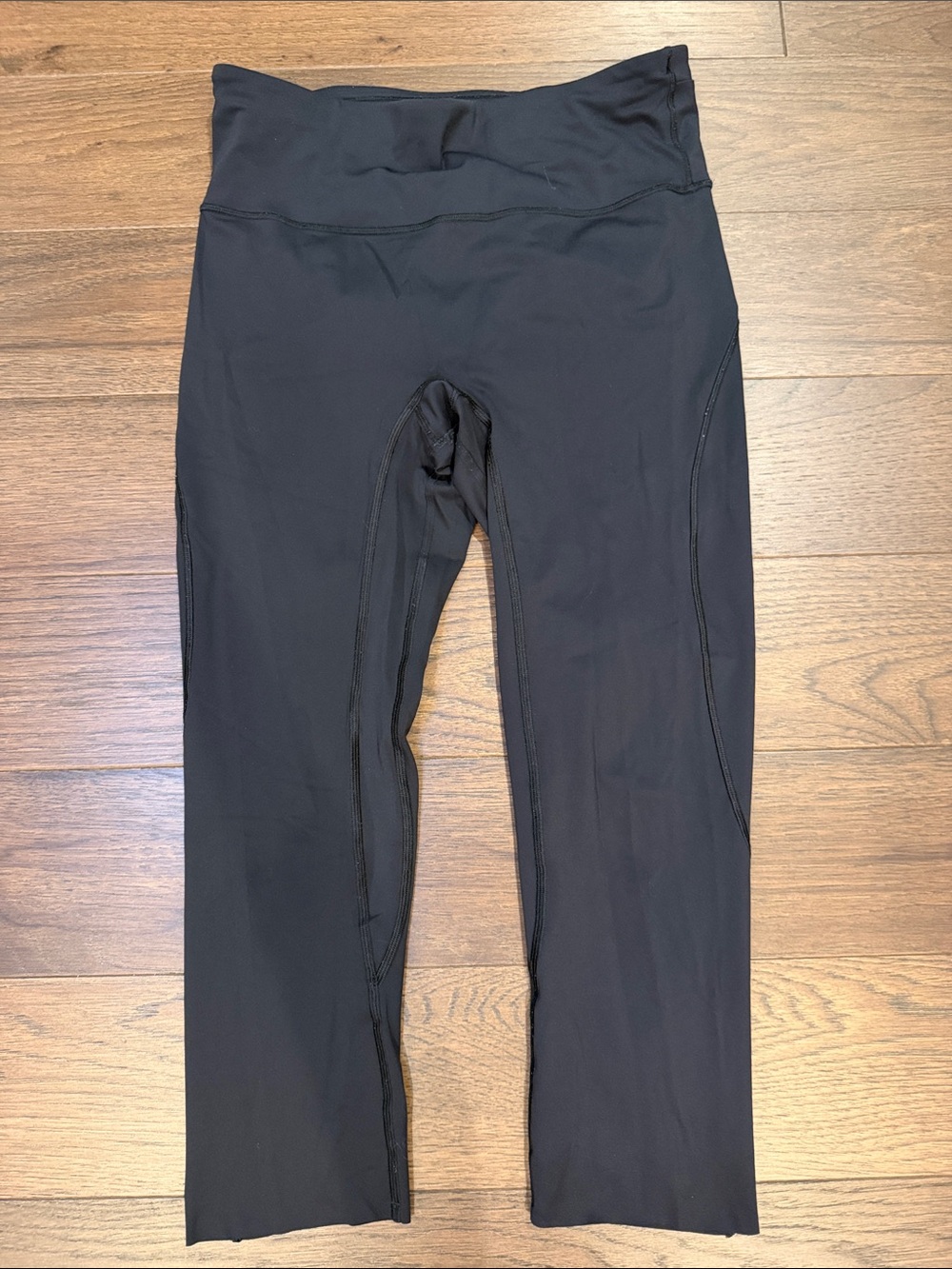 Lululemon High Rise Black Athletic Cropped Legging Size 8 - C11-517